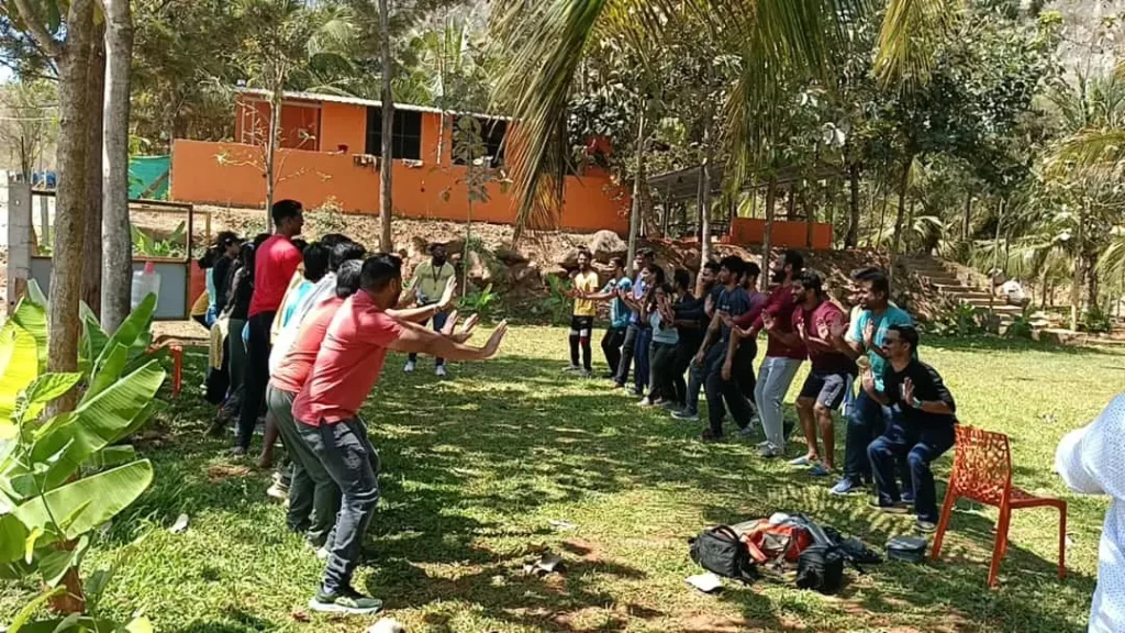 One-Day Corporate Weekend Tours Near Bangalore That Actually Work